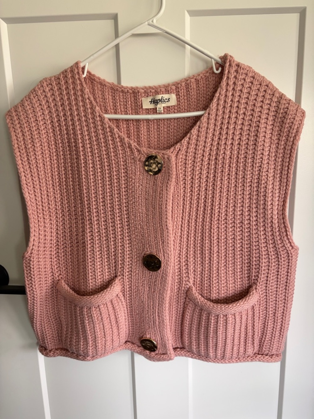 Pink Knit Button-Front Vest Sweater Haptics 2x women’s- new!